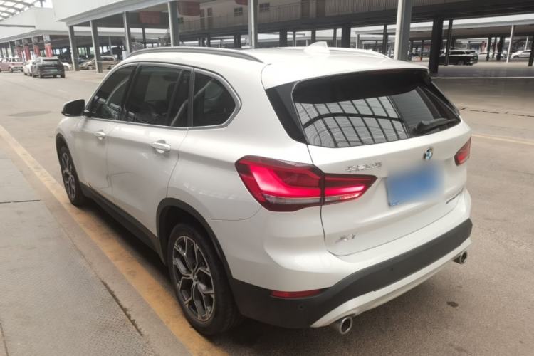 BMW X1 2022 — фото 4
