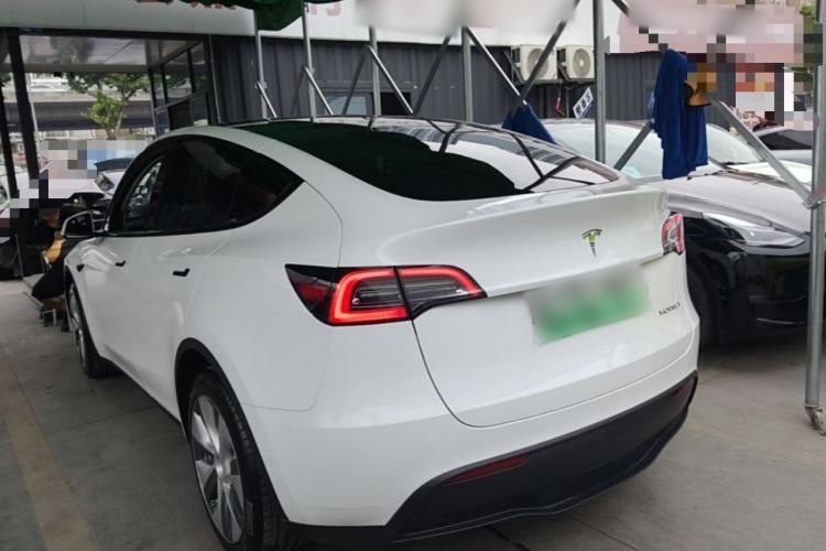 Tesla Model Y 2022 — 4