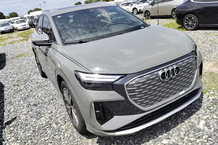 Audi Q4 e-tron 2024 — 3