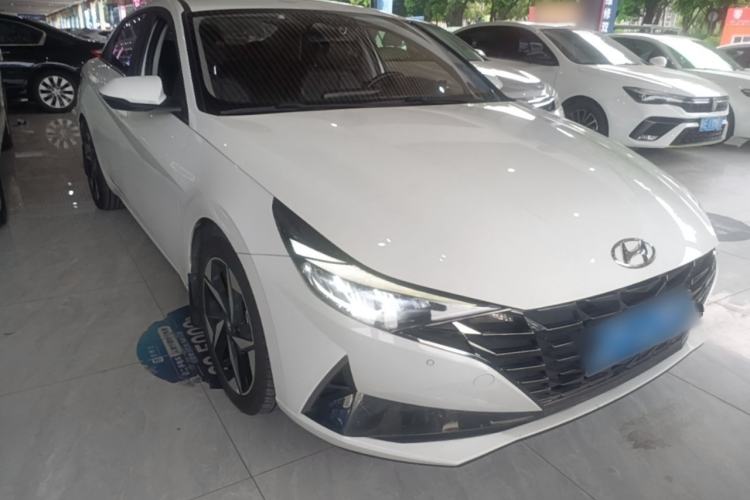 Hyundai Elantra 2022 — 3
