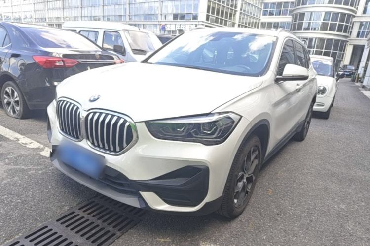 BMW X1 2021 — фото 1