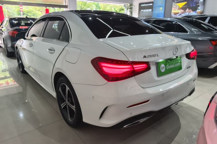 Mercedes-Benz A 200 L 2025 — 4
