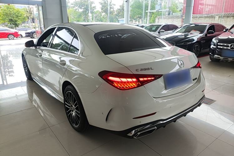 Mercedes-Benz C 260 L 2024 — 4