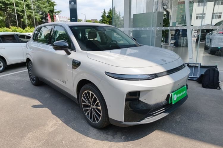 Leapmotor B10 2025 — 3