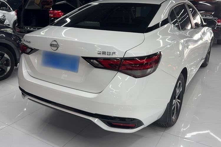 Nissan Sentra 2023 — 4