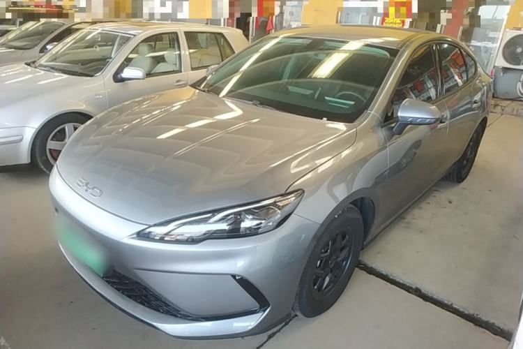 BYD Seal 05 DM-i 2025 — фото 1
