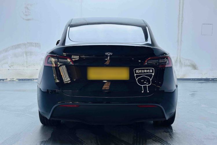 Tesla Model Y 2024 — 5