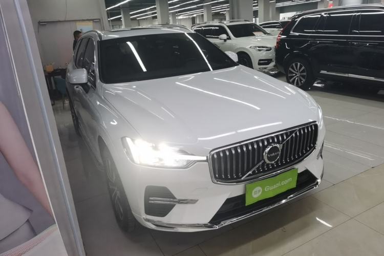 Volvo XC60 2023 — 3