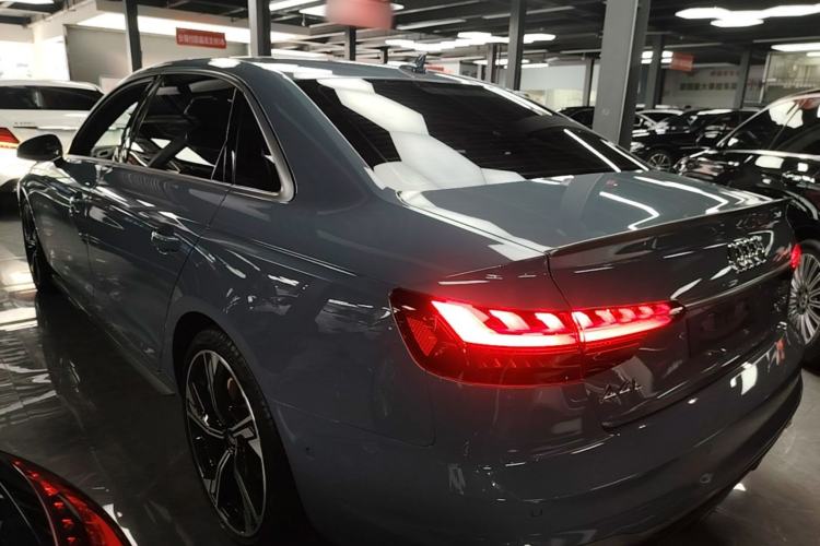 Audi A4 2022 — 4