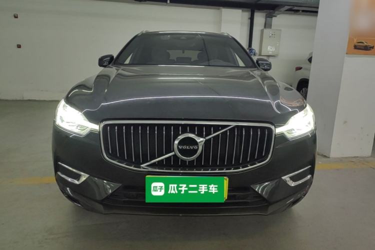Volvo XC60 2021 — 2