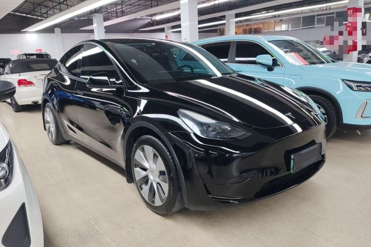 Tesla Model Y 2022 — 3