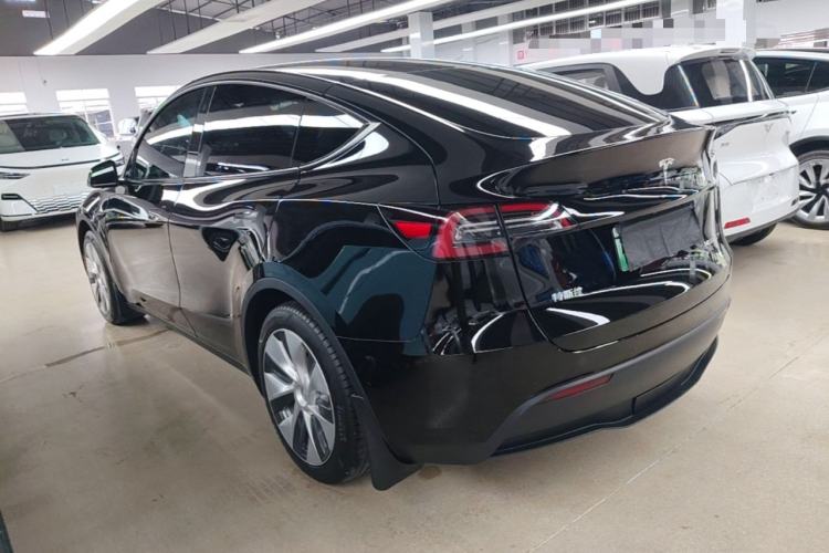 Tesla Model Y 2022 — 4