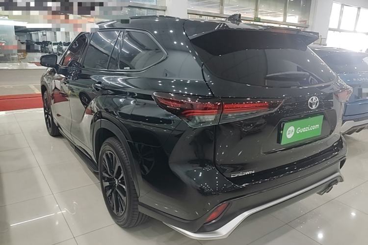 Toyota Highlander 2024 — 4