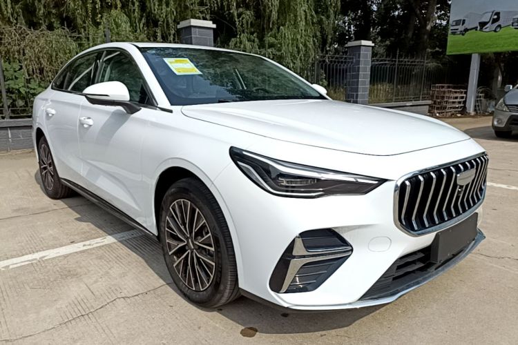 Geely Emgrand 2026 — 3