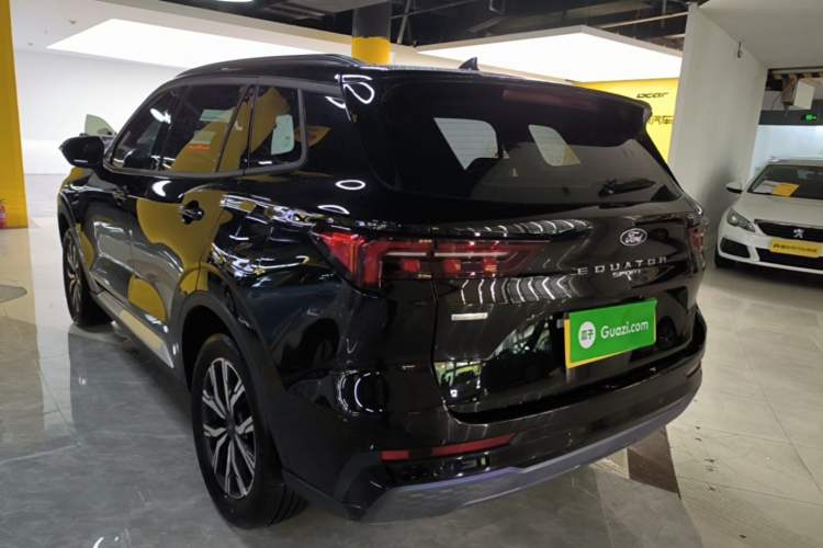 Ford Equator Sport 2025 — 4