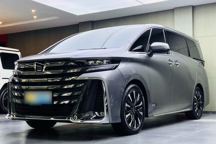 Toyota Vellfire 2024 — фото 1