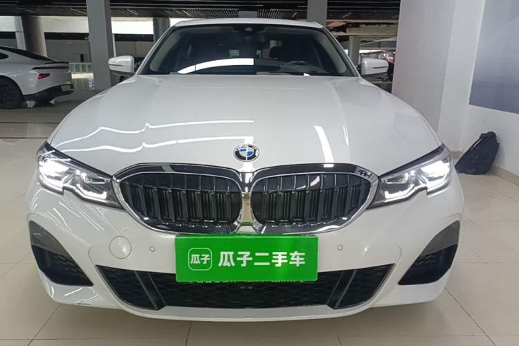 BMW 325i 2022 — 2