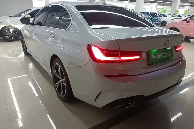 BMW 325i 2022 — 4