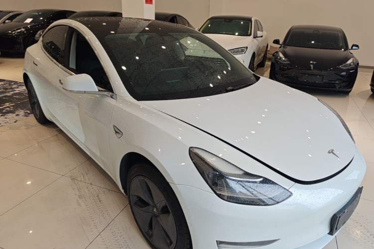Tesla Model 3 2020 — 3