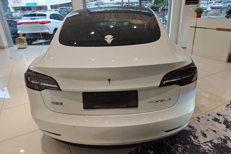Tesla Model 3 2020 — 5