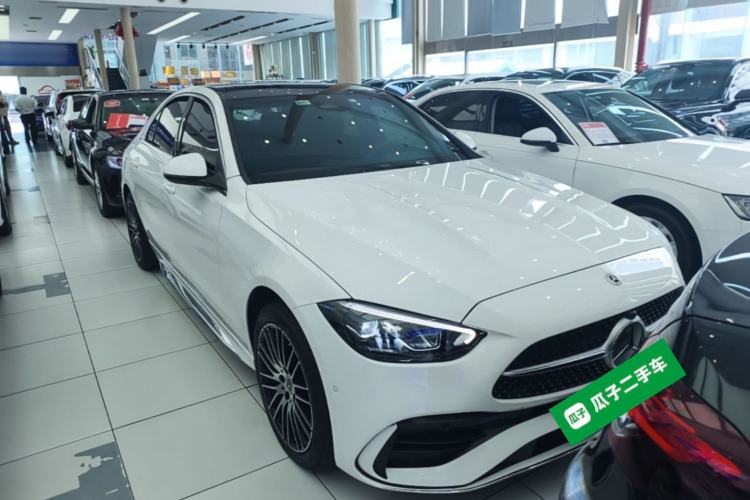 Mercedes-Benz C 260 L 2024 — 3