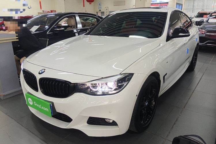 BMW 320i 2020 — фото 1
