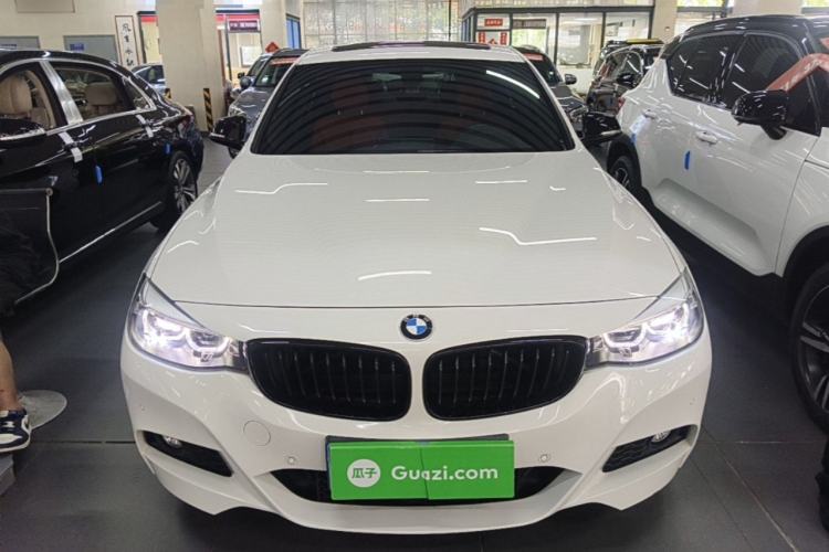 BMW 320i 2020 — фото 2