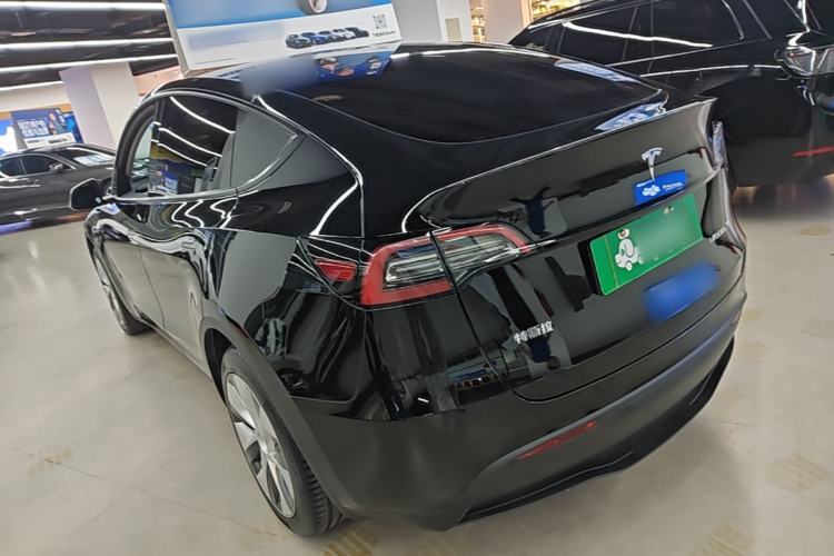 Tesla Model Y 2022 — 4