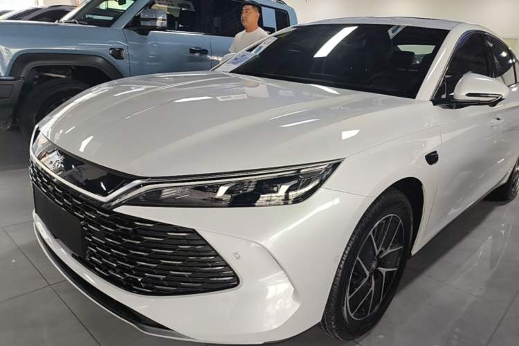 BYD Qin L 2025 — фото 1