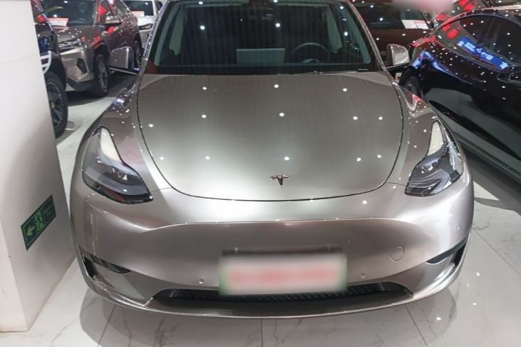 Tesla Model Y 2022 — 2
