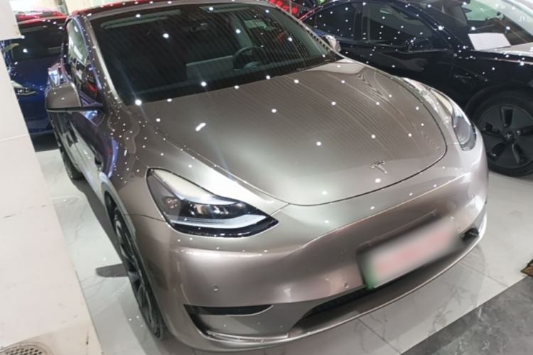 Tesla Model Y 2022 — 3