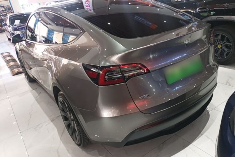 Tesla Model Y 2022 — 4
