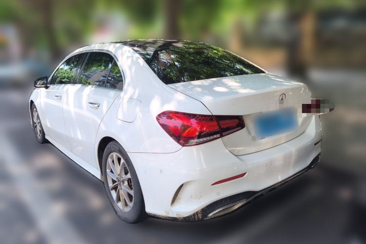 Mercedes-Benz A 200 L 2020 — фото 4
