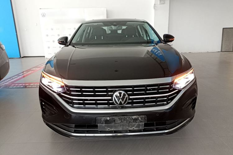 Volkswagen Passat 2025 — 2