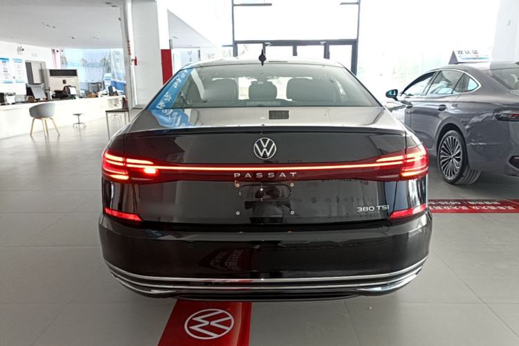 Volkswagen Passat 2025 — 5