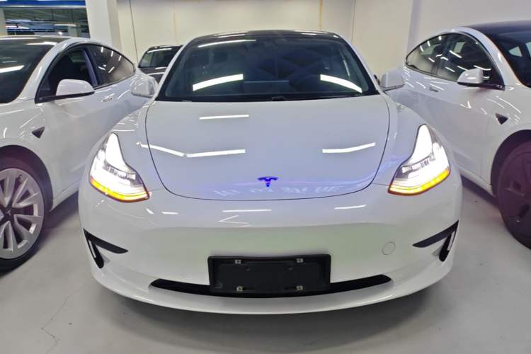Tesla Model 3 2020 — 2