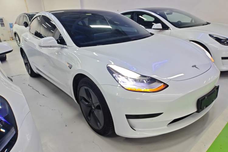 Tesla Model 3 2020 — 3