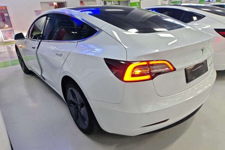 Tesla Model 3 2020 — 4