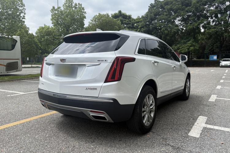 Cadillac XT5 2021 — фото 2