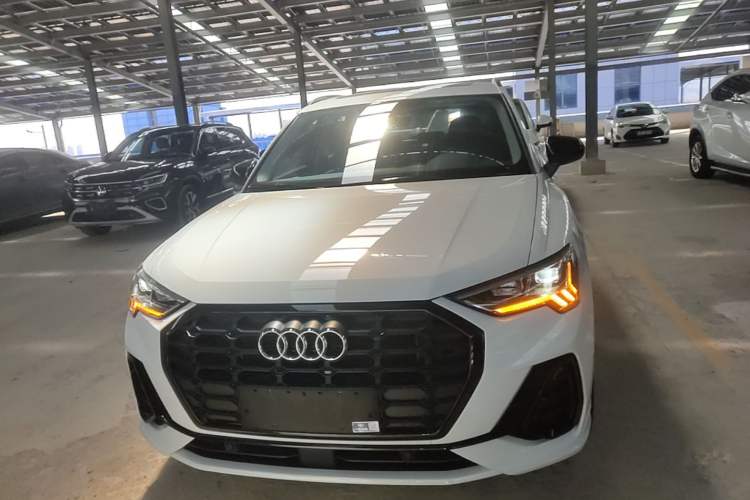 Audi Q3 2022 — 2