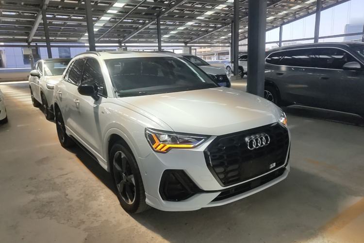 Audi Q3 2022 — 3
