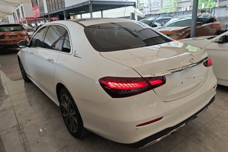 Mercedes-Benz E 300 L 2022 — 4