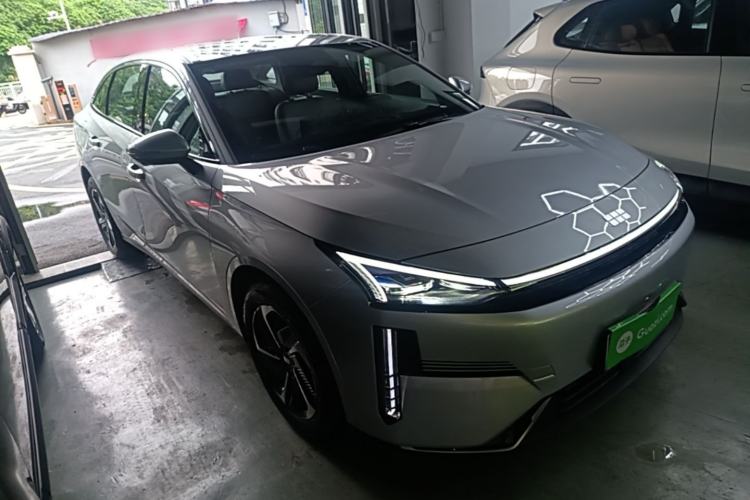 Geely Galaxy L6 2025 — 3