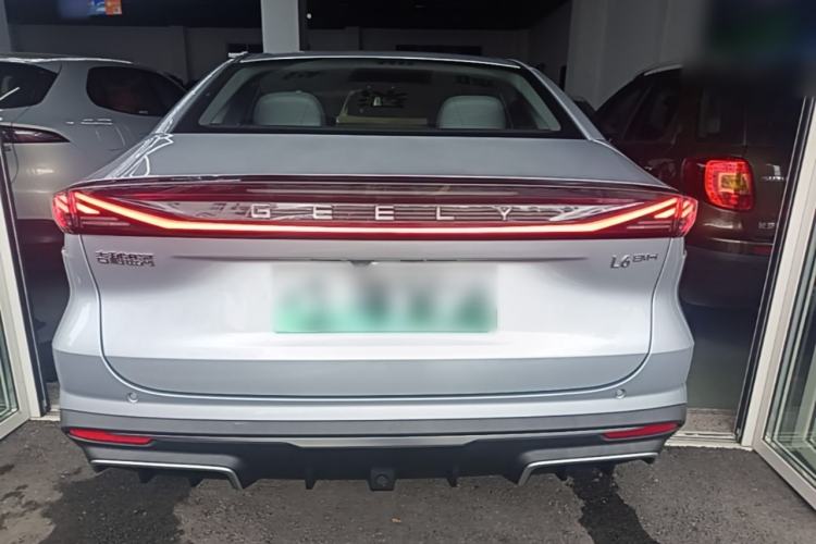 Geely Galaxy L6 2025 — 5