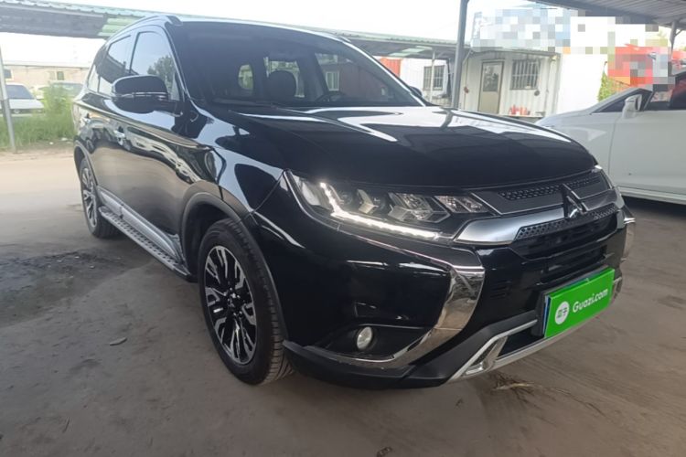 Mitsubishi Outlander 2020 — фото 3