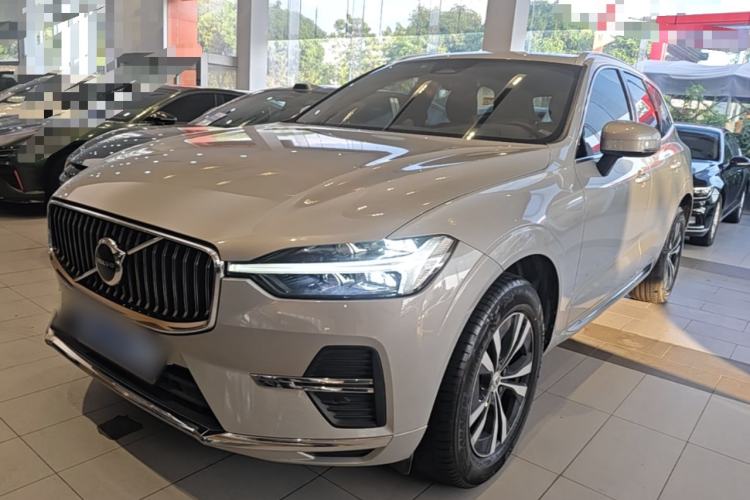 Volvo XC60 2024 — фото 1