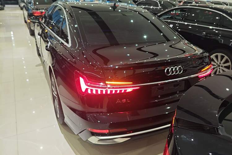 Audi A6 2023 — фото 5