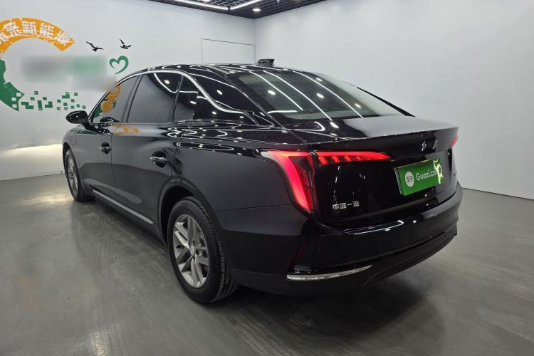 Hongqi e qm5 2025 — фото 4