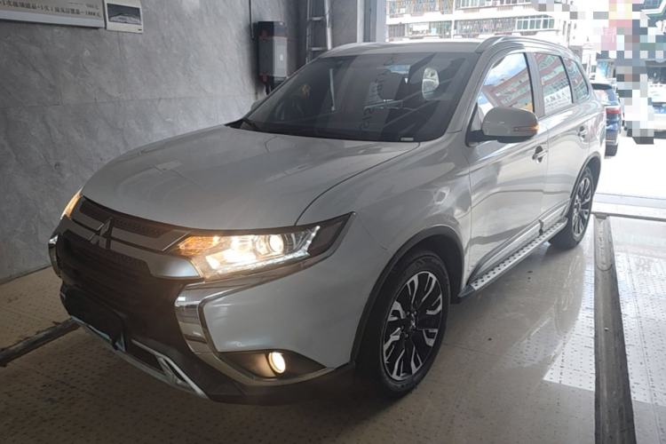 Mitsubishi outlander 2020 — фото 1