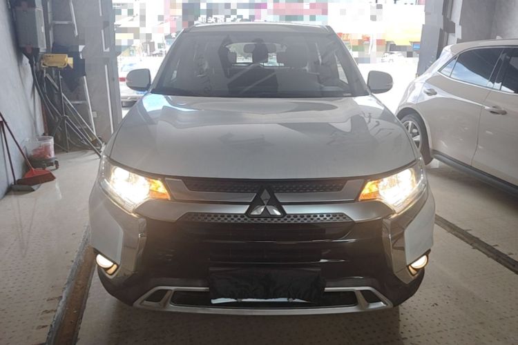 Mitsubishi outlander 2020 — фото 2
